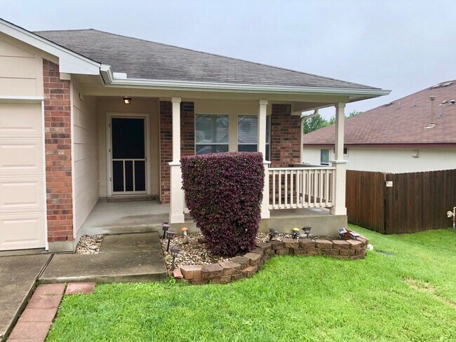Foto del edificio - 15107 Chamberlain Ct