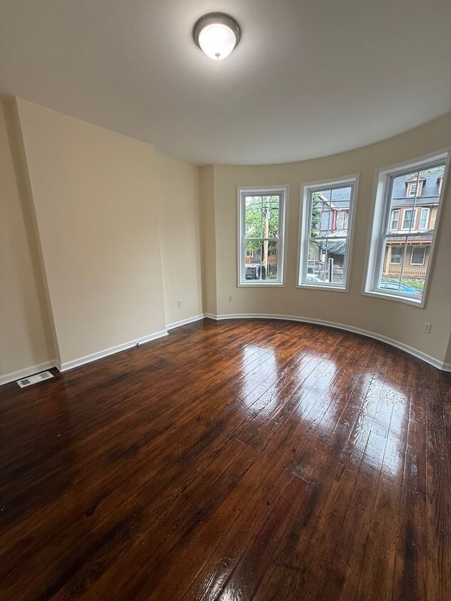Primary Photo - 141 Chambers St