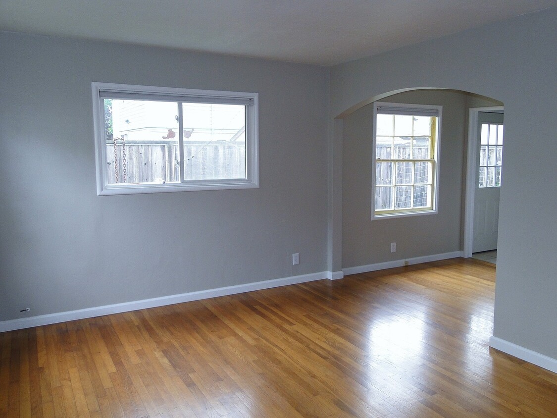 Primary Photo - Ground floor side by side duplex
