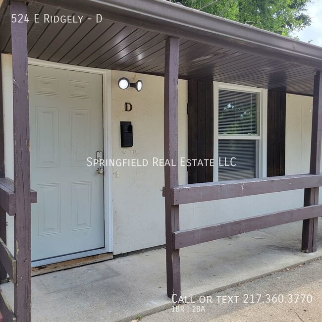 Building Photo - Rent this 'Halfway Haven' 1 Bed/1.5 Bath T...