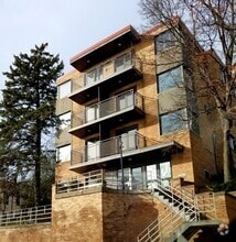 Building Photo - 4430 W Lake Harriet Pkwy