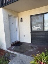 Building Photo - 2541 Myrtle Ave