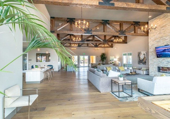 Building Photo - VASARI LUXURY APARTMENT HOMES