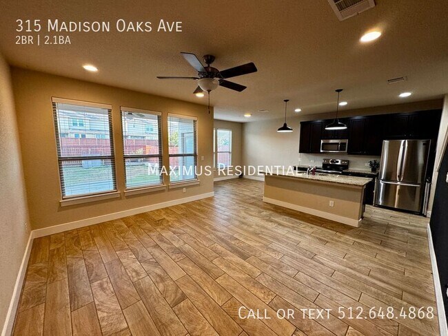 Foto del edificio - 315 Madison Oaks Ave