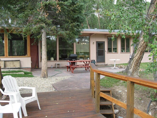 Building Photo - 3 Bedroom home on the river