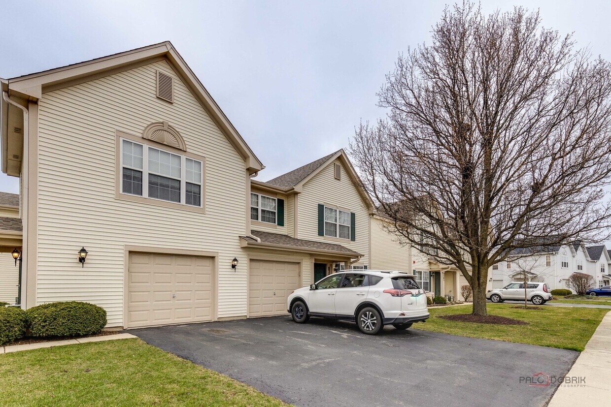 2509 Dickens Dr, Aurora, IL 60503 Townhome Rentals in Aurora IL