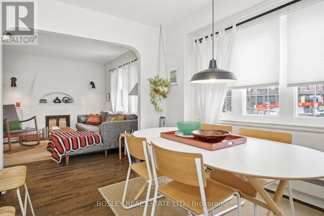 Building Photo - 308 S Kingsway