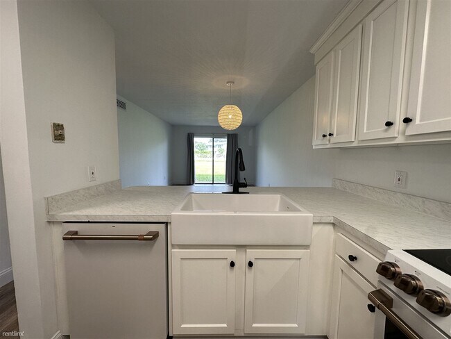 Foto del edificio - 2 br, 1 bath Condo - 700 West Pope Road