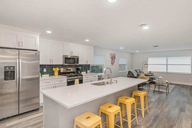 Foto del edificio - 320 Jamaica Dr