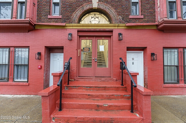 Building Photo - 9 St Joseph's Terrace