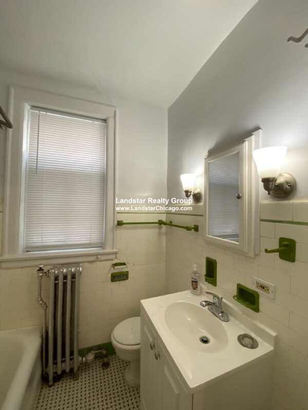 Building Photo - 909 Elmwood Ave