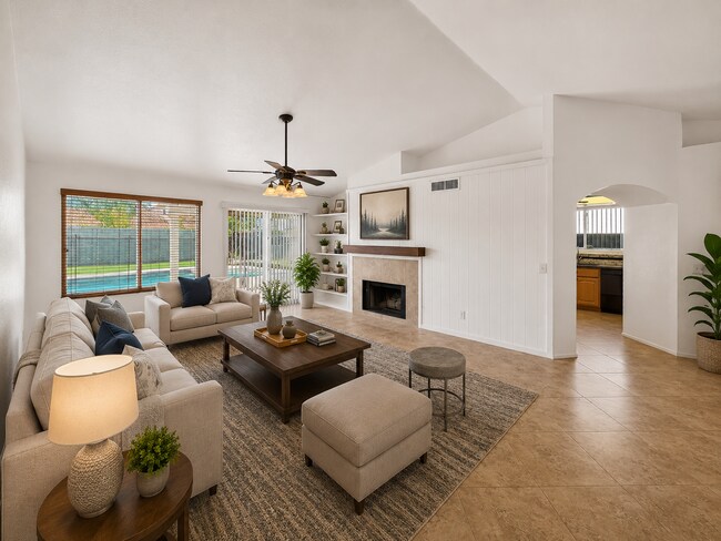 Building Photo - Spacious 4 Bedroom Pool Home in Quiet Cul De Sac