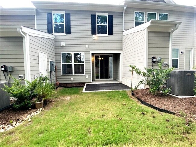 Building Photo - 3 Bedroom Townhome for Sale Apex