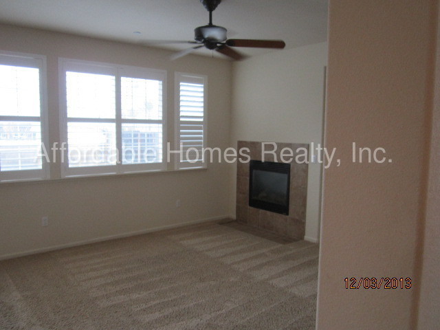 Building Photo - 1000 Sierra View Cir