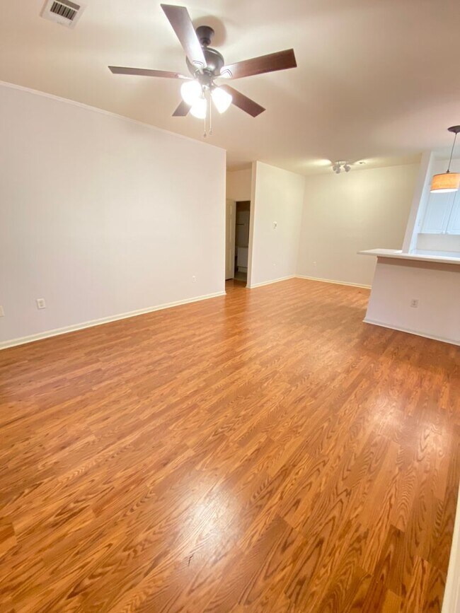 Foto del edificio - Mill Creek Condo Available June 2026!