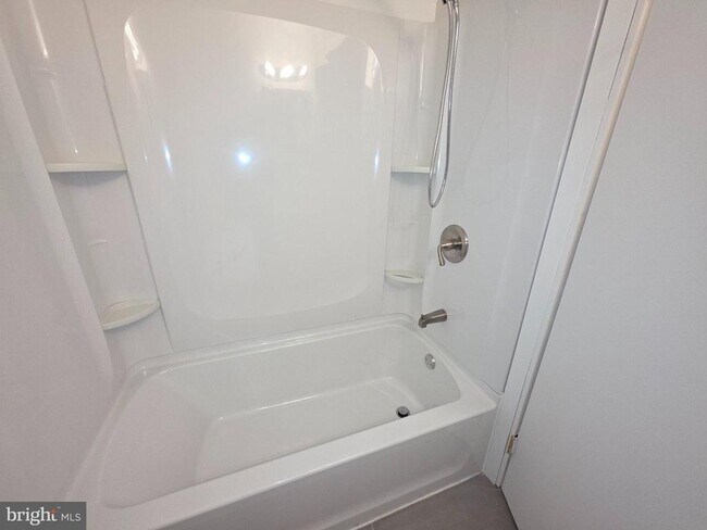 Building Photo - 5310 Rutland St