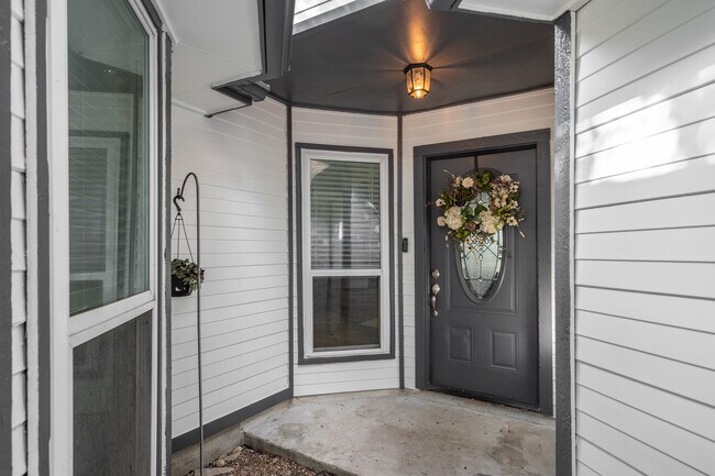 Foto del edificio - 718 Regency Ct