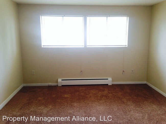 Foto del edificio - 358 N Edwards Ave