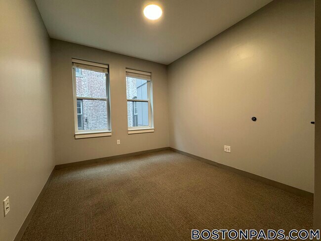 Building Photo - 100 Hemenway St