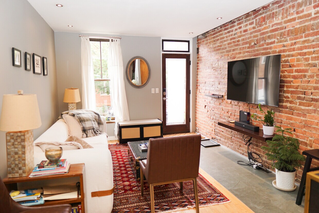 Foto principal - 1449 Richardson St