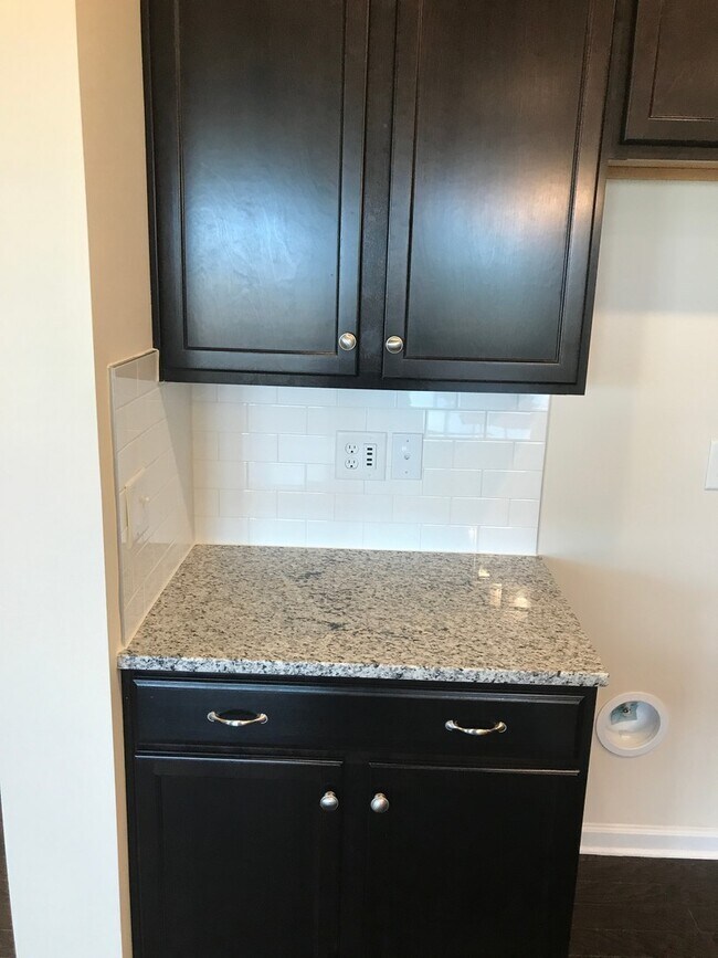 Building Photo - Beautiful home for you and your family