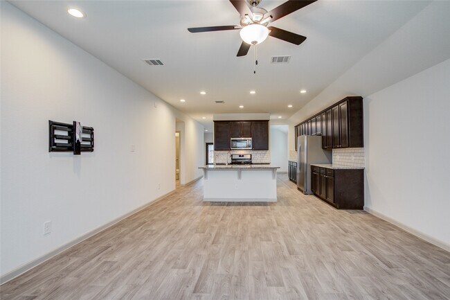 Foto del edificio - 3507 Telford Ln