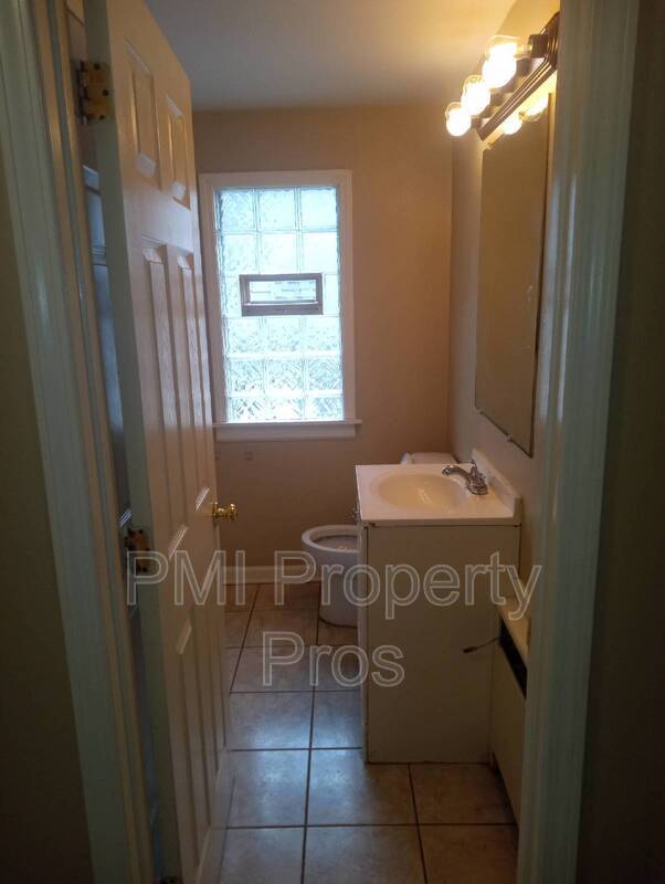 Building Photo - 4626 N 39th St