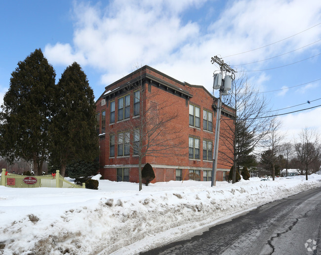 Foto del edificio - Union Free School Apartments