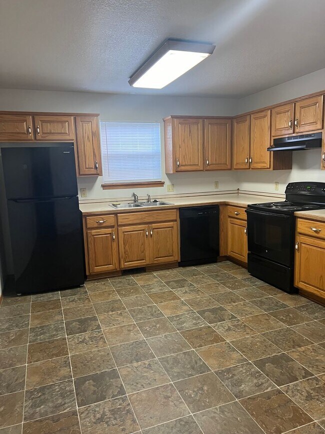 Foto del edificio - 3 Bedroom 2 bath Spacious Home in a quiet neighborhood!