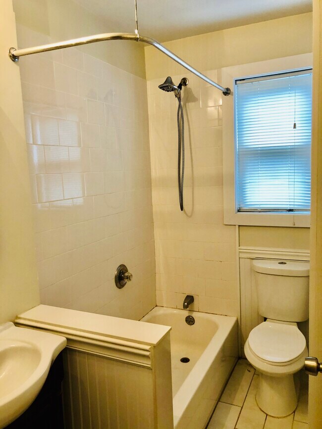 Foto del edificio - 305 Columbus Ave