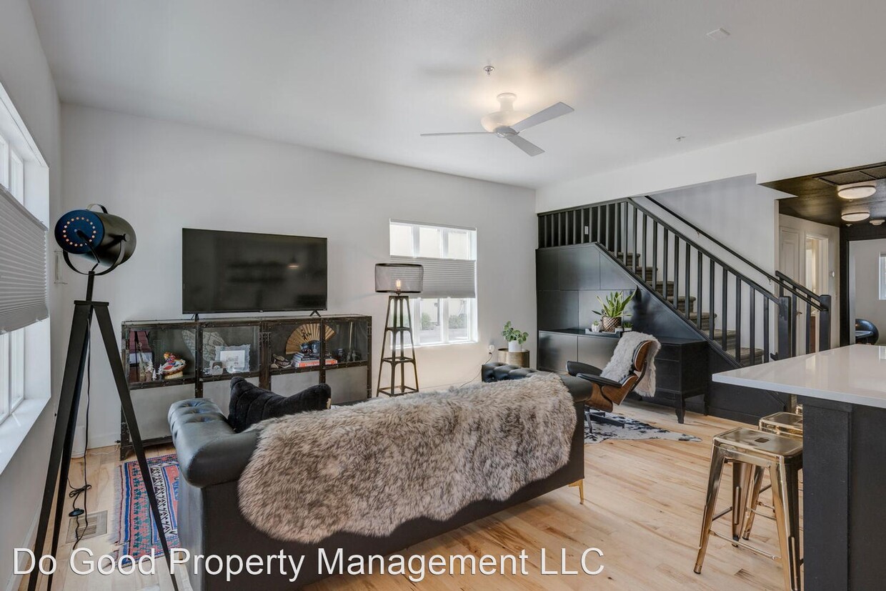 Primary Photo - 3 br, 2 bath House - 1463 W Grand Ave Apt 101