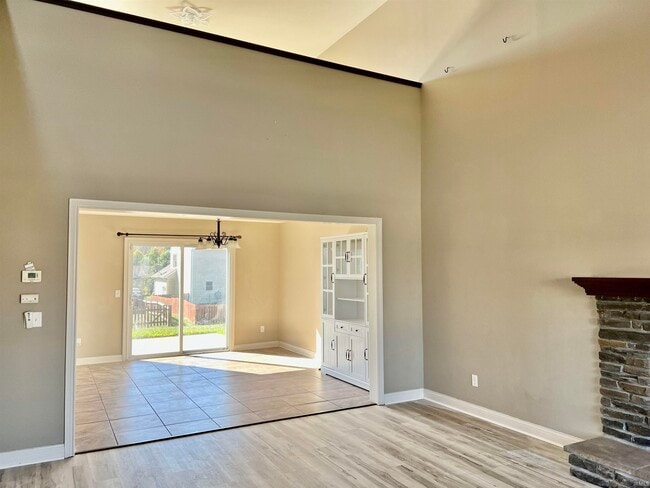 Building Photo - 8611 Springberry Dr