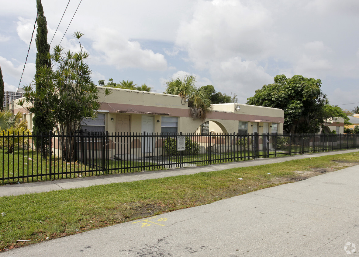 Primary Photo - Palmer House Apartments