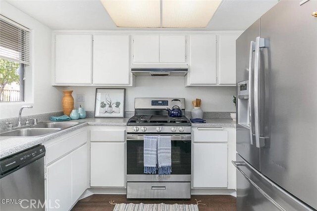 Primary Photo - 430 N Holliston Ave