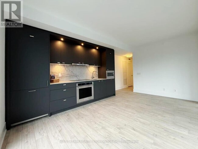 Building Photo - 115 Denison Ave