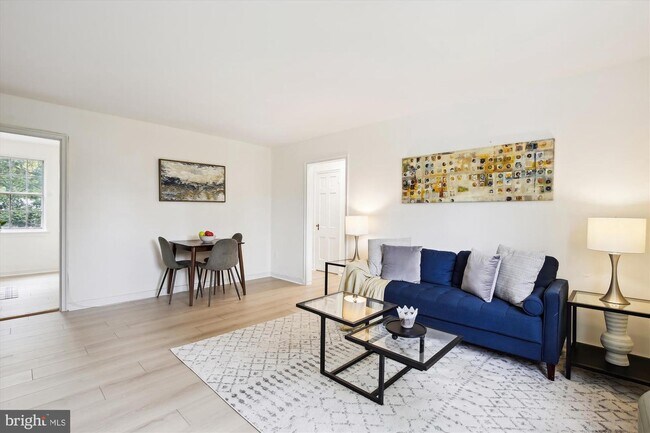 Foto del edificio - 16 Auburn Ct