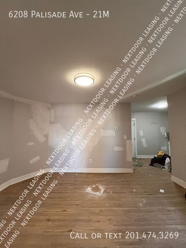 Foto del edificio - 6208 Palisade Ave