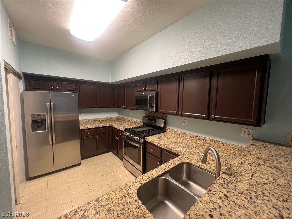 Foto principal - 4830 Grey Wolf Ln