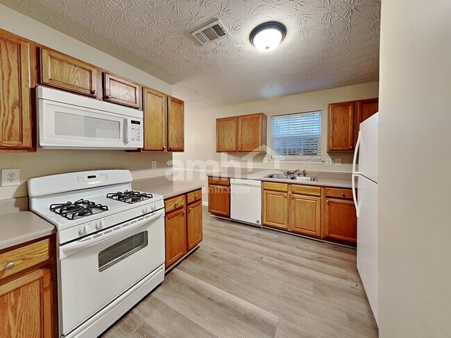 Foto del edificio - 409 Kirkland Dr