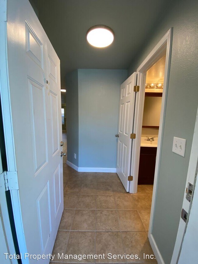 Foto del edificio - 2 br, 2.5 bath House - 2402 F Milton Way