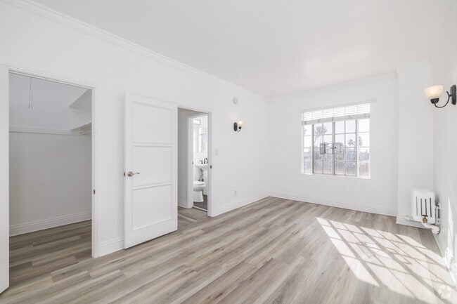 1BR, 1BA - 750SF - Bedroom - St. Moritz Apartments