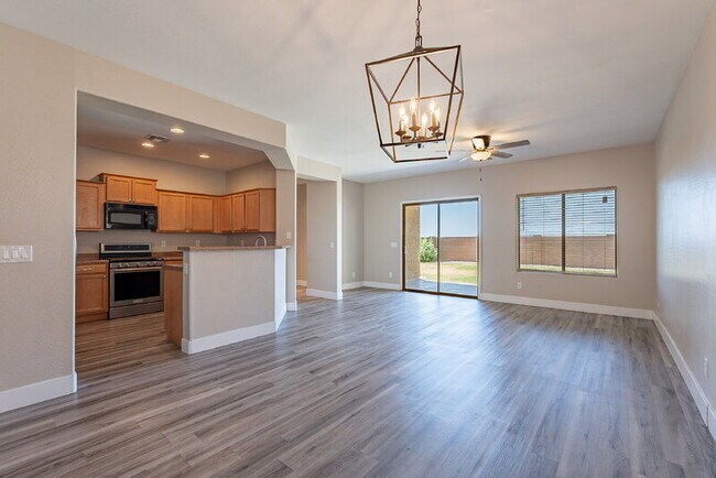 Foto del edificio - 7599 W Springfield Wy
