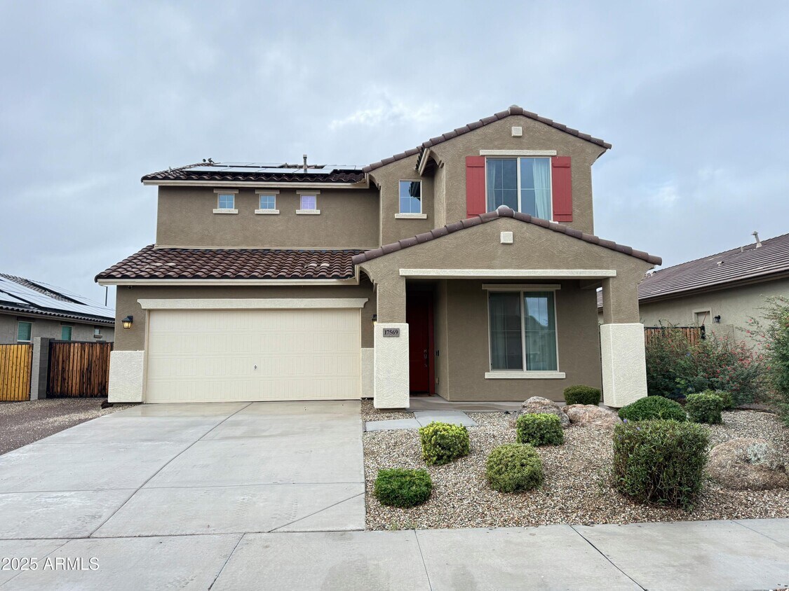 Foto principal - 17569 W Country Club Terrace