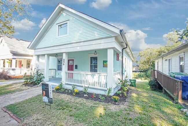 Foto del edificio - 896 Oakhill Ave SW