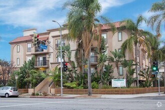 Building Photo - 9344 National Blvd
