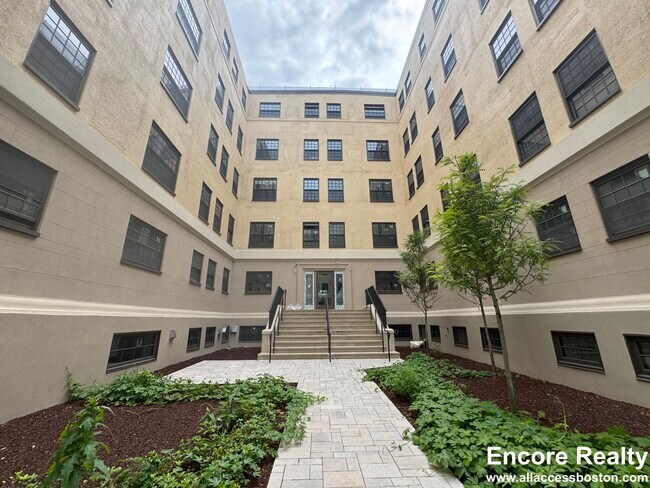 Foto del edificio - 1172 Massachusetts Ave