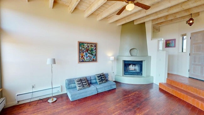 Building Photo - ? Charming 2-Bedroom Eldorado Home with So...