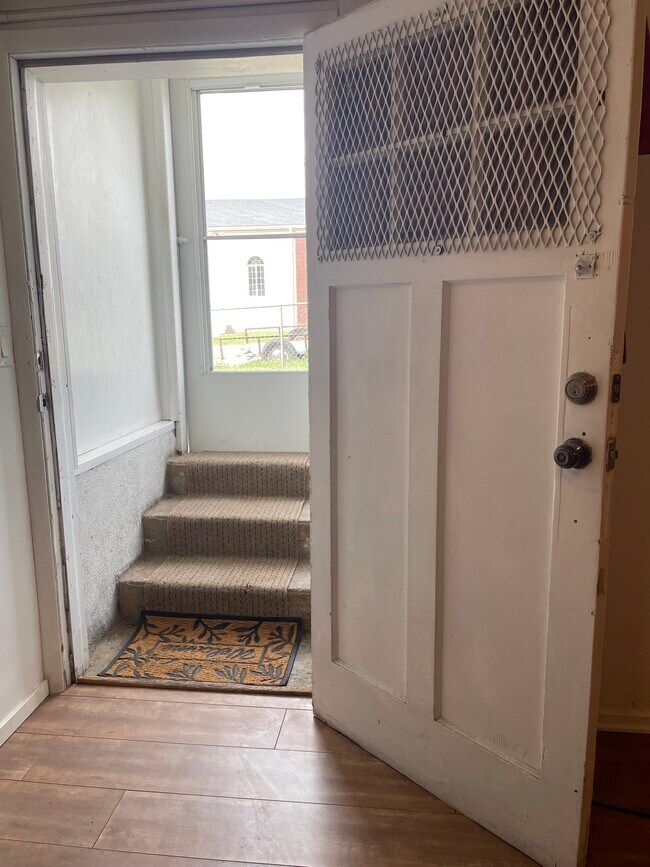 Entrance - 501 E 4th St
