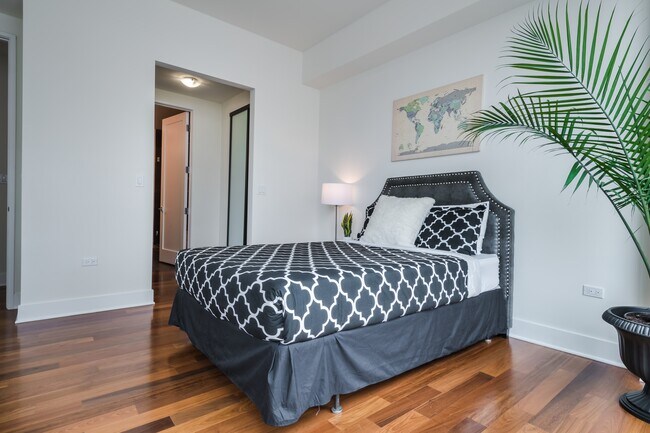 Foto del edificio - 1624 W Division St