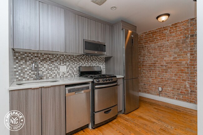 Foto del edificio - 934 Lafayette Ave